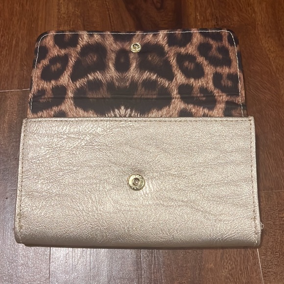 Jessica Simpson | Wallet - Picture 2 of 5